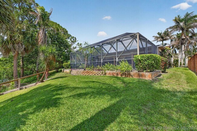 Building Photo - 1362 SW Knollwood Dr