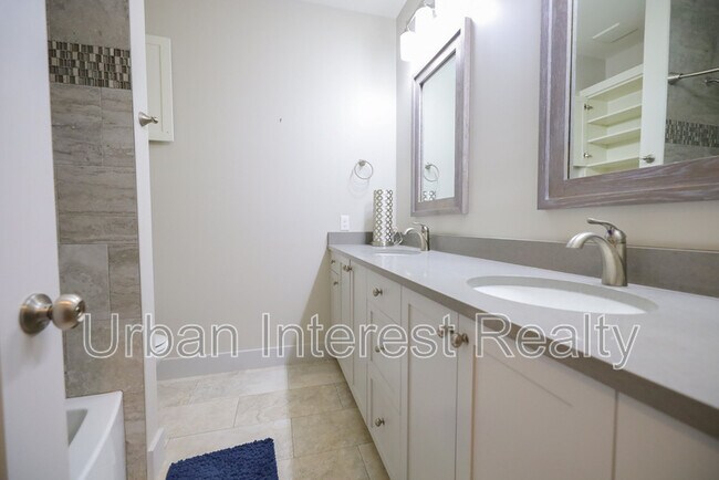 Building Photo - 63 Palm St