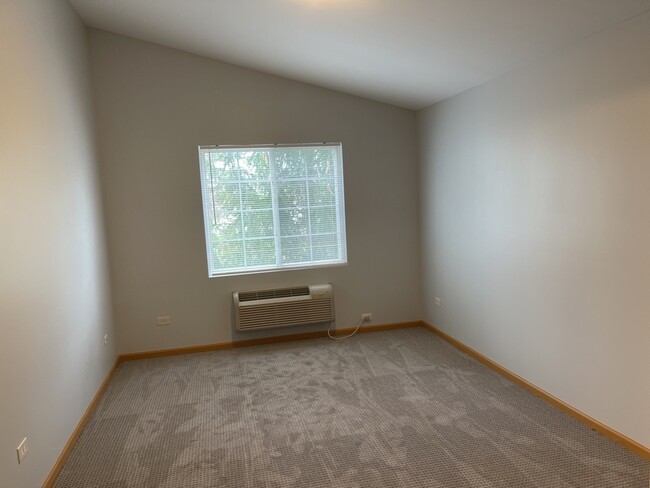 Building Photo - 1517 Silverstone Dr