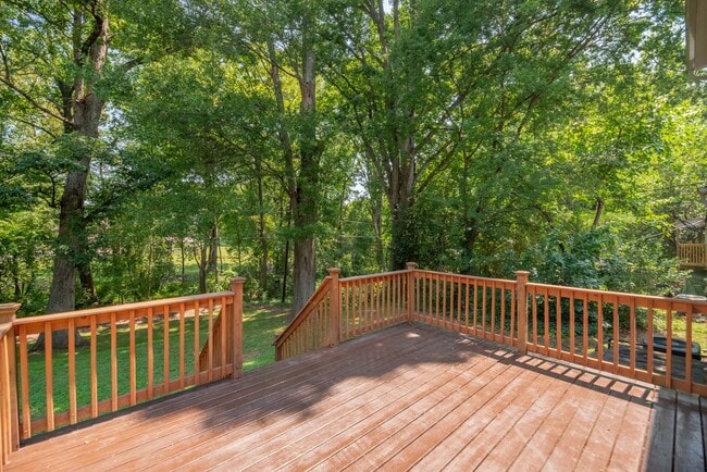 Building Photo - (Coming Soon) Renovated Home just minutes from Uptown!