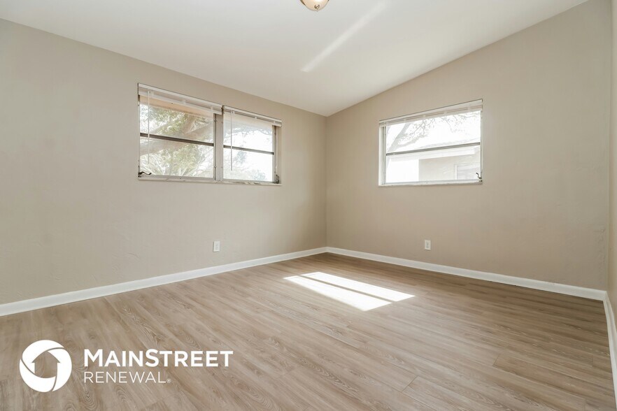 Building Photo - 9924 109th St
