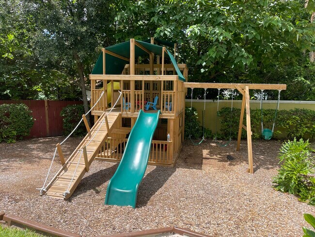 Building Photo - 4207 S Dale Mabry Hwy