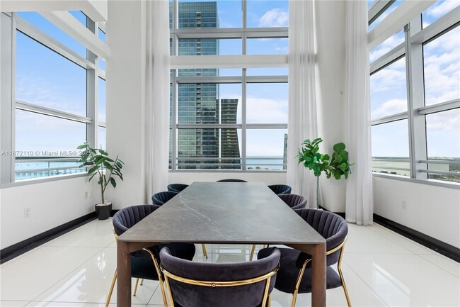 Building Photo - 1395 Brickell Ave