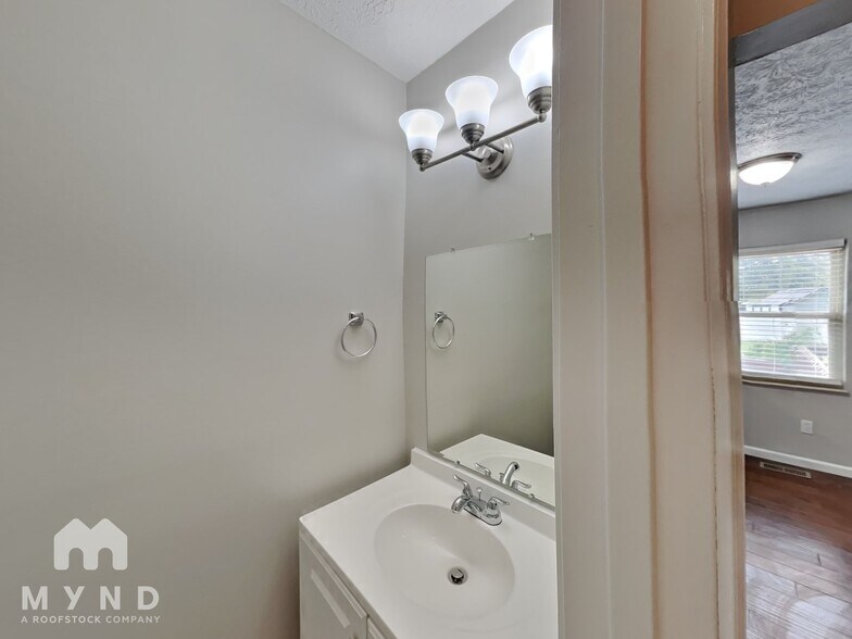 Building Photo - 6576 Canby Pl