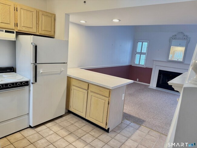 Building Photo - 823 Old Pond Ln