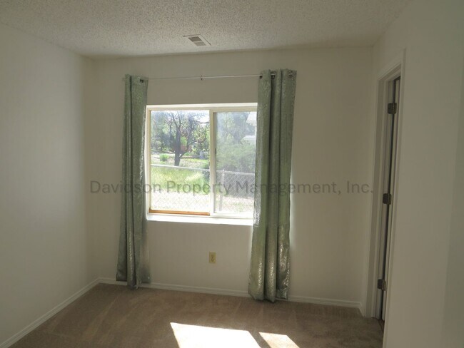 Building Photo - 2125 W Platte Ave