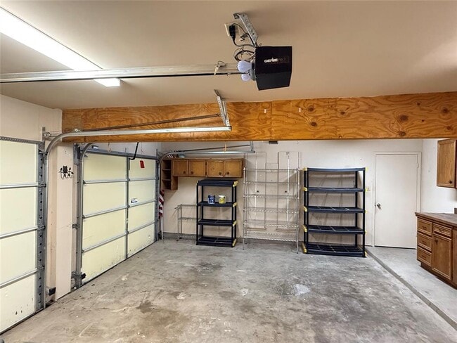 Building Photo - 9106 Rockcrest Cir