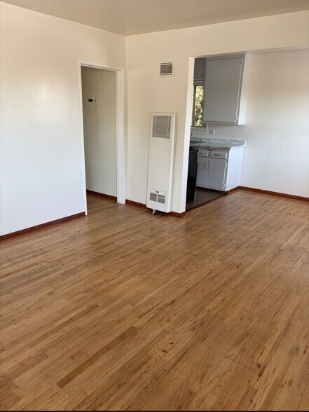 Building Photo - 9800 San Carlos Ave
