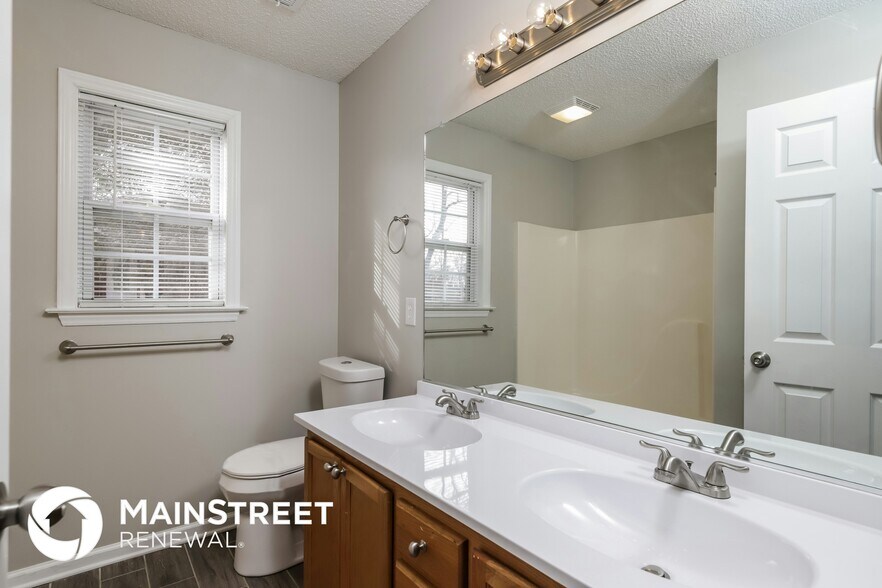 Building Photo - 126 Martindale Rd