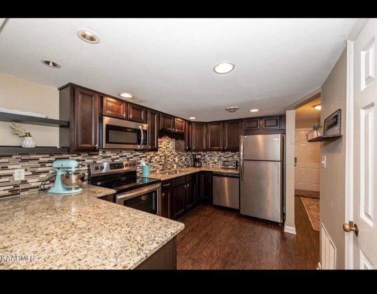 Building Photo - 304 Olympia Dr