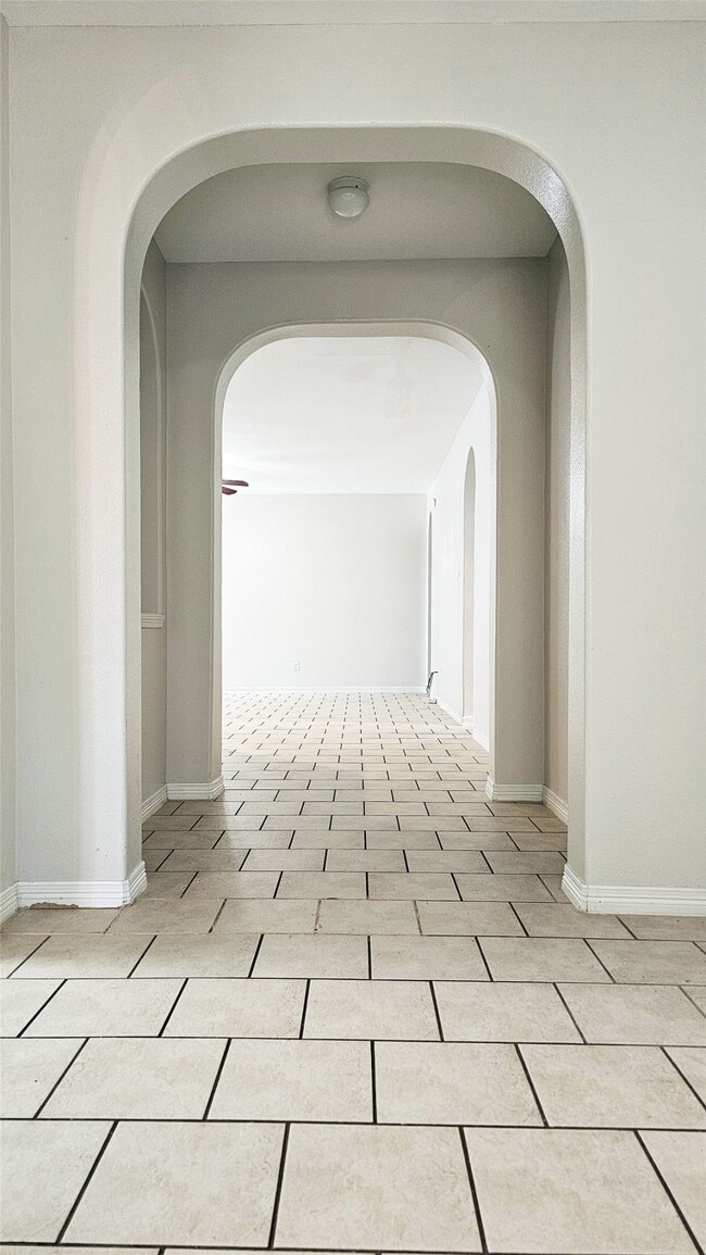 Building Photo - 211 Briar Trace Ln