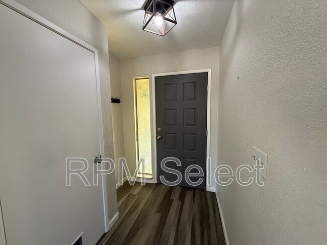Building Photo - 8670 Sumerlin Ct