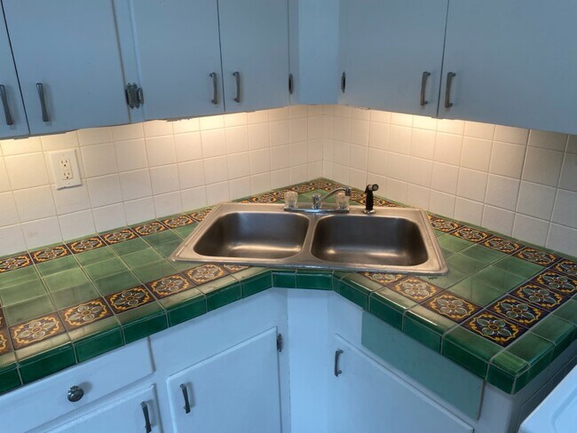 Building Photo - 3225 E Patricia St