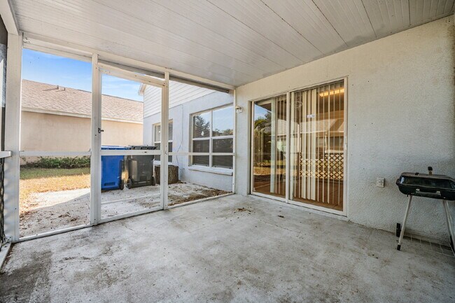 Building Photo - 6724 Summer Haven Dr