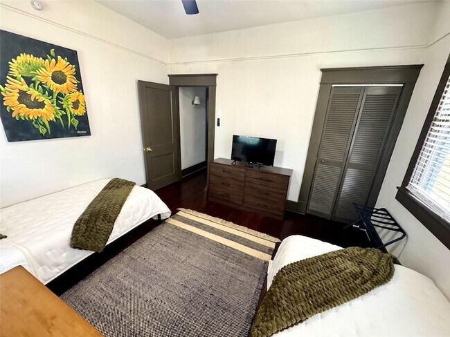 Building Photo - 407 Cordell St