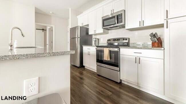 Building Photo - 1494 N High St