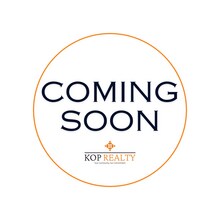 Building Photo - Stunning Newly Renovated 3/2