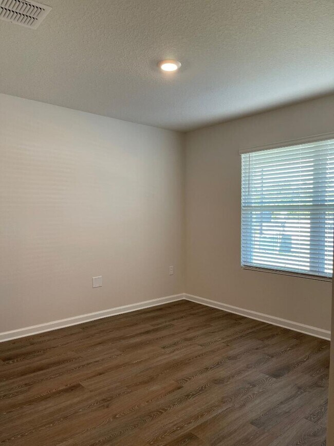 Building Photo - 3994 Whitetail Ln