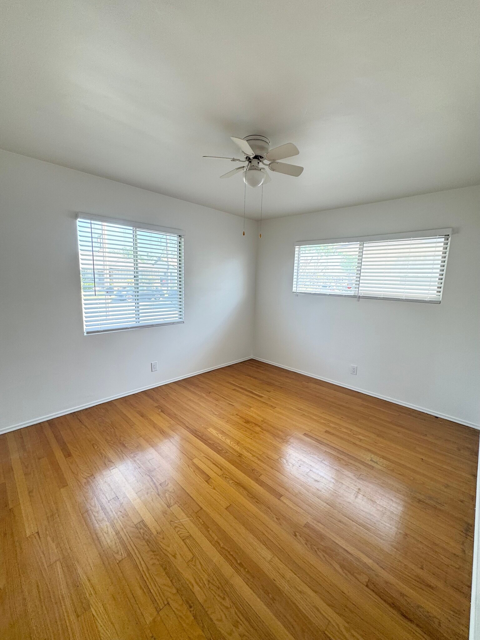 Building Photo - 1324 E Madison Ave