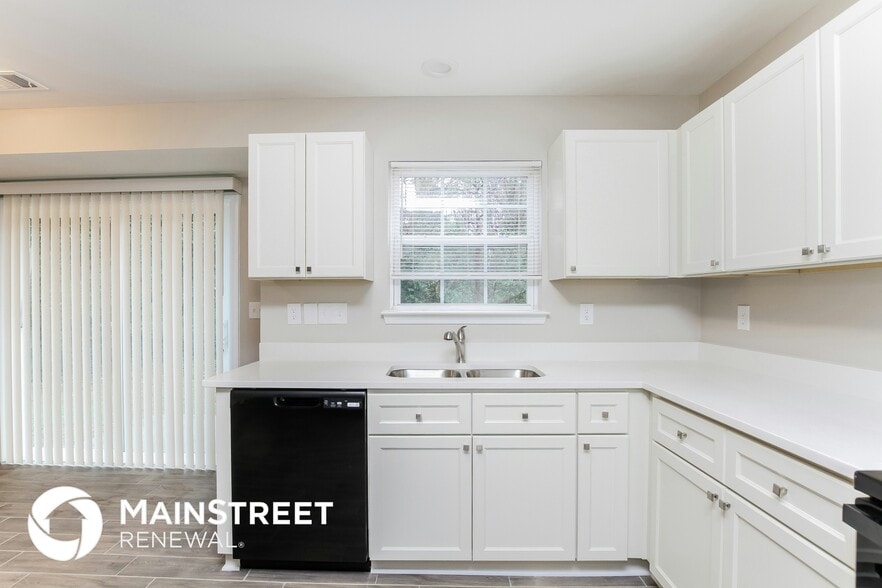 Building Photo - 807 Swearngan Ridge Ct