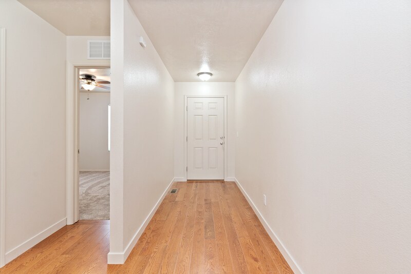Building Photo - 4994 N Newsham Ave