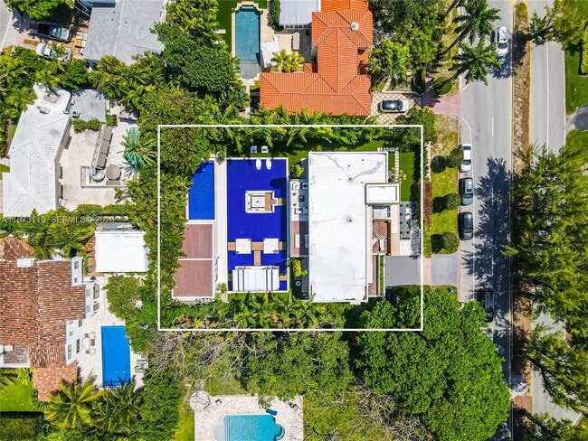 Building Photo - 3009 Pine Tree Dr