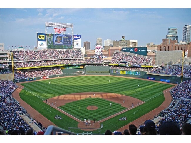 Building Photo - 660 N 2nd St