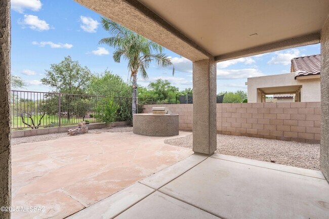 Building Photo - 12708 N Rodeo Land