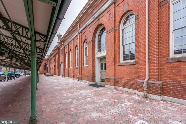Building Photo - 116 9th St SE