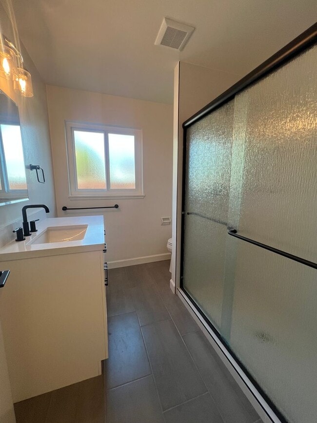 Building Photo - GORGEOUS REMODELED 3 BEDROOM HOME IN TAHOE PARK!!