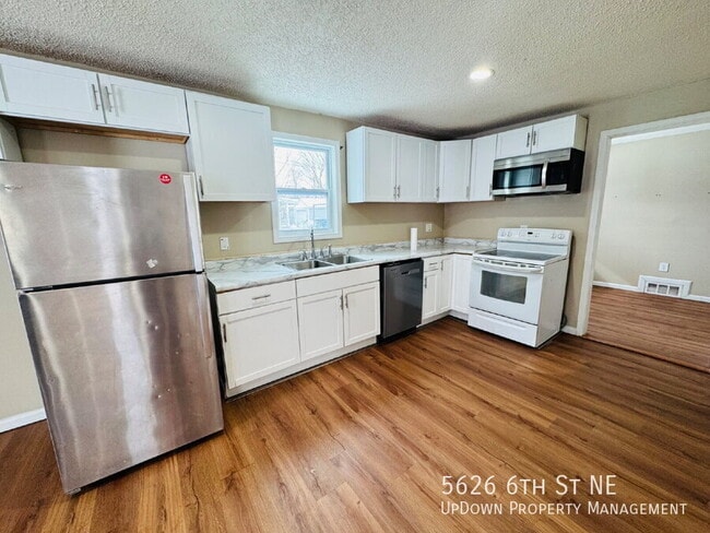 Building Photo - 5626 6th St NE