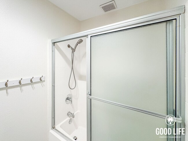 Building Photo - Spacious 2B/2BA Rancho Bernardo Condo with Balcony, W/D & Pool Access