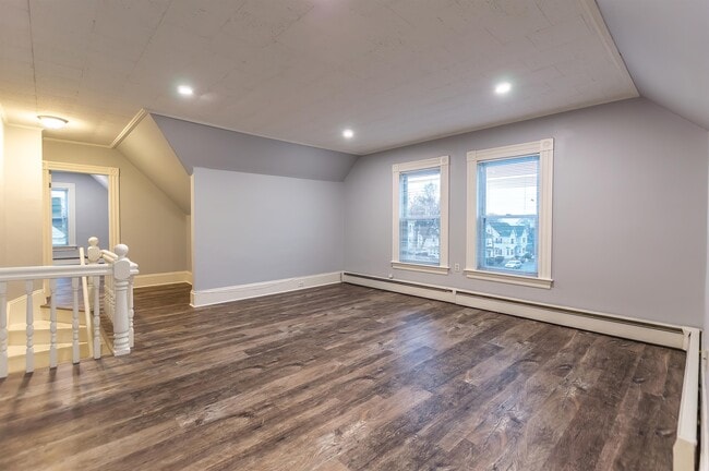 Building Photo - 340 Pearl St