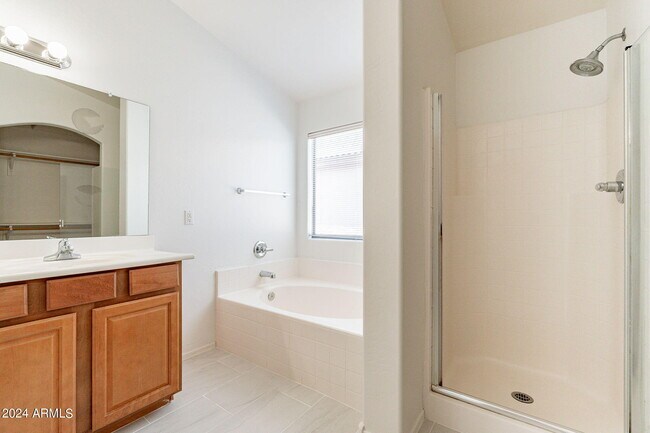 Building Photo - 2741 E Cowboy Cove Trail