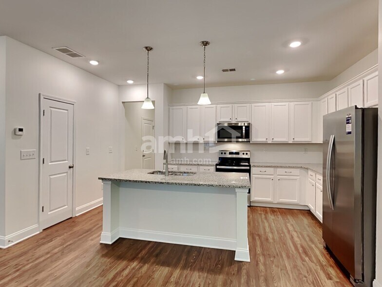 Building Photo - 5155 Smithbriar Dr