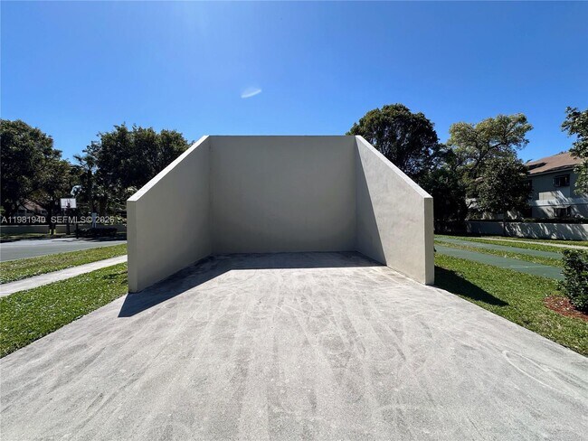 Building Photo - 107 Gardens Dr