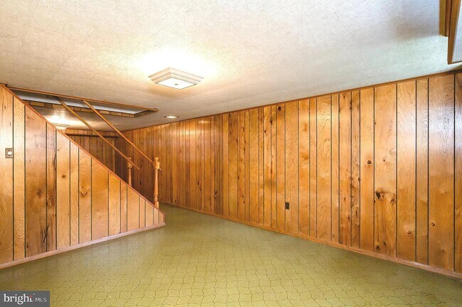 Building Photo - 8551 Harris Ave