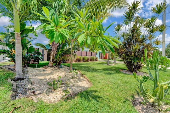 Building Photo - 2291 SE 15th St