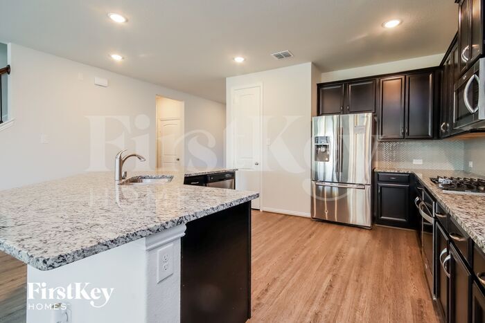 Building Photo - 24323 Huntcliff Dr