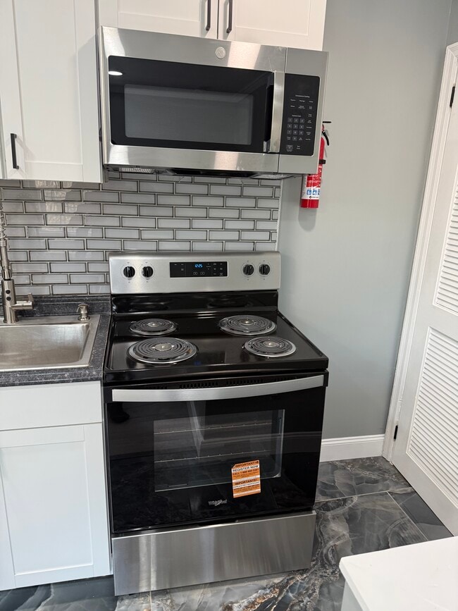 Building Photo - 661 Mt Lucas Rd