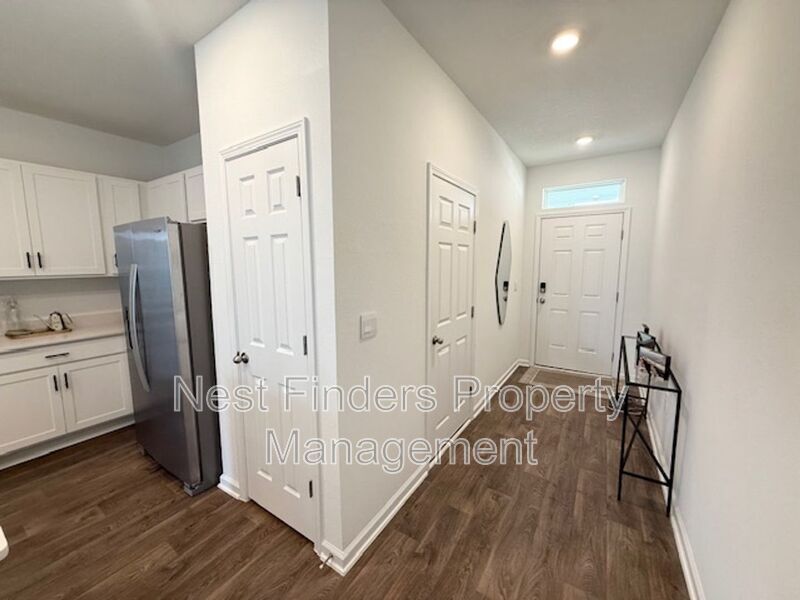 Building Photo - 12743 Barrack Ln