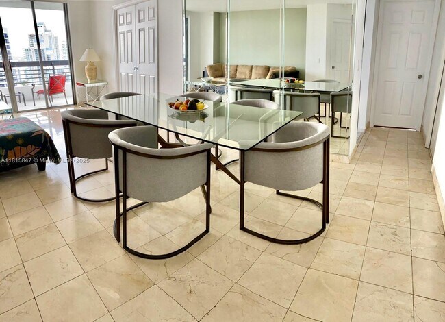 Building Photo - 3500 Mystic Pointe Dr