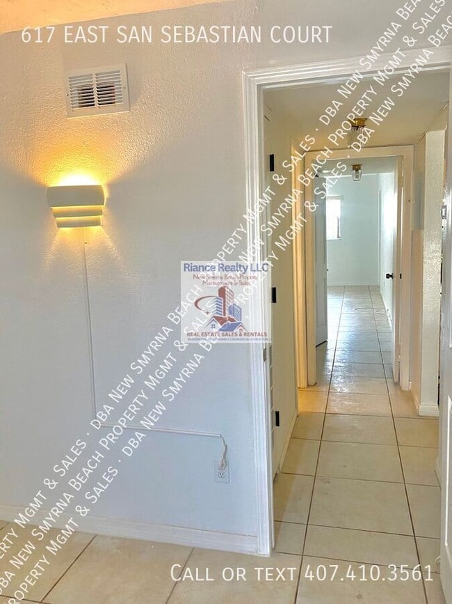 Building Photo - 617 E San Sebastian Ct