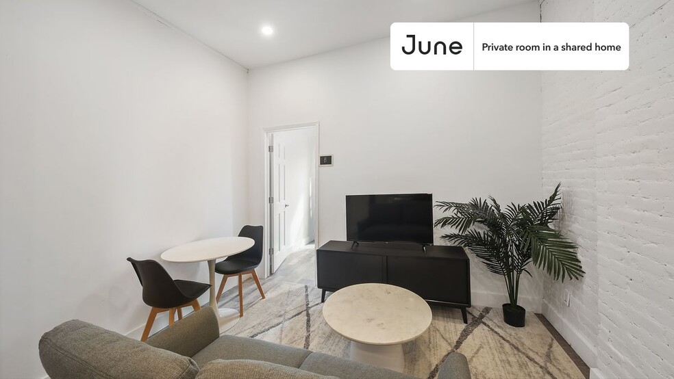 Building Photo - Room in Shared 2 bed/1 bath home in East Village