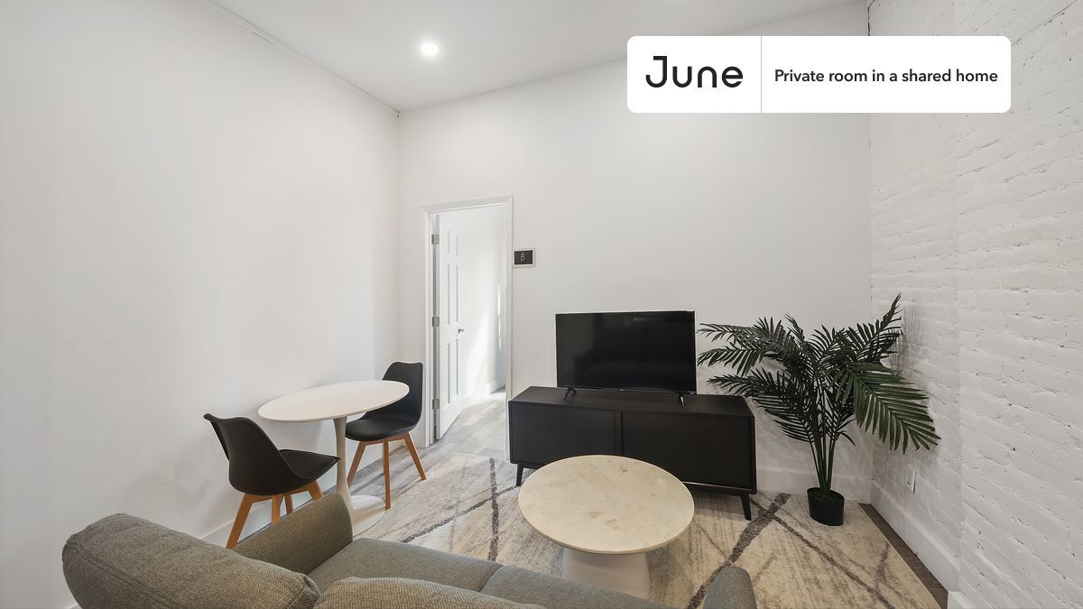 Building Photo - Room in Shared 2 bed/1 bath home