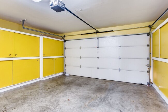 Building Photo - 16940 SW Kattegat Dr