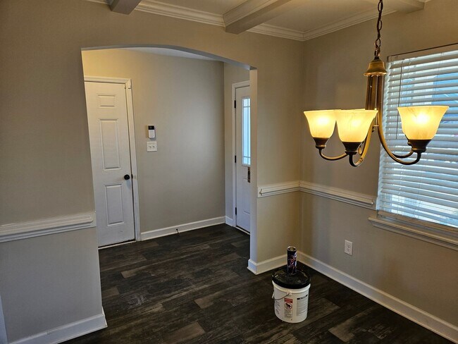Building Photo - 211 Breakwater Dr