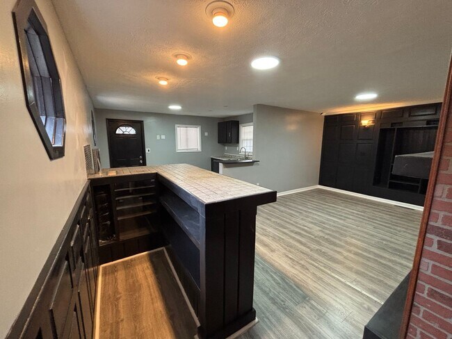 Building Photo - 3 bedroom 1.5 bathroom for rent in Arlington