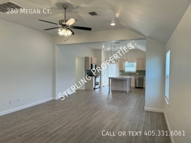 Building Photo - 280 Megan Ct