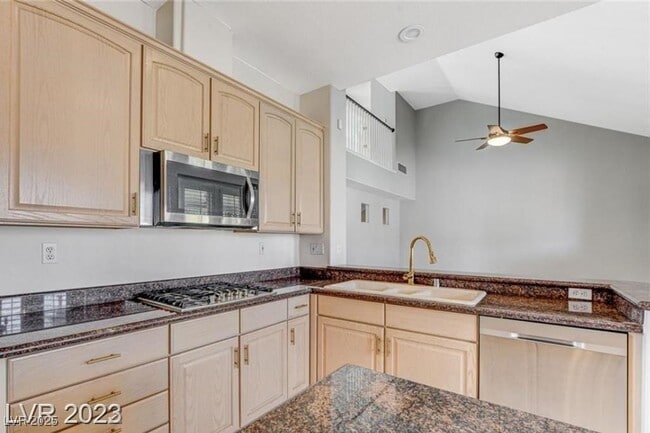 Building Photo - 1842 Bogey Way